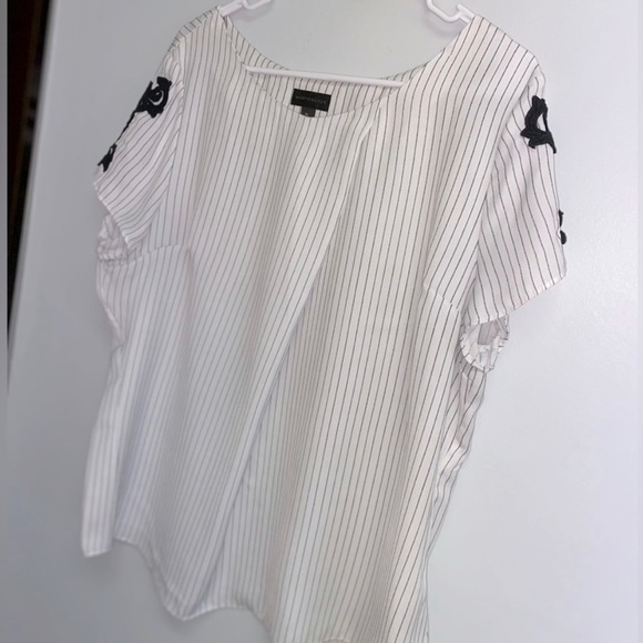 Worthington white with black pin strips blouse -  XL - Picture 5 of 7